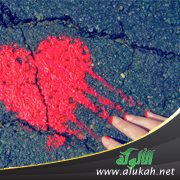 أمي تكره خطيبي