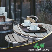 في مقهى