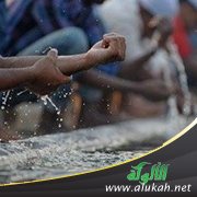 شرح حديث: أن النبي شرب لبنا فدعا بماء فتمضمض