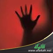 تقدم لي شاب على خلق لكني خائفة