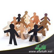 الإنسان لا ينظر لما في يده