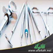 ذهاب المرأة إلى طبيب الأسنان بسبب العجز المالي