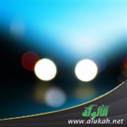 من تحلم بحلم لم يره كلف أن يعقد بين شعيرتين