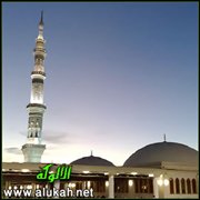 في الحث على تعلم القرآن والنفقة في تعليمه