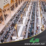 الإفطار الجماعي عادة مسلمي أثينا الرمضانية