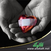 اهتزت ثقتي في خطيبتي