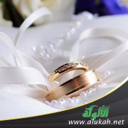 خطيبي يتحكم في تصرفاتي