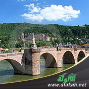 على جسر نيكار (قصيدة)