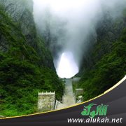 باب السماء (قصيدة)